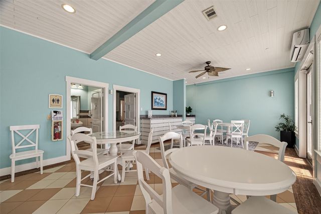 4211 Pointe West Drive 203, Galveston, TX 77554