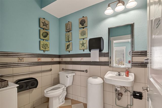 4211 Pointe West Drive 203, Galveston, TX 77554