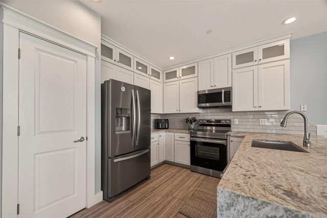 4211 Pointe West Drive 203, Galveston, TX 77554