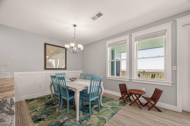 4211 Pointe West Drive 203, Galveston, TX 77554