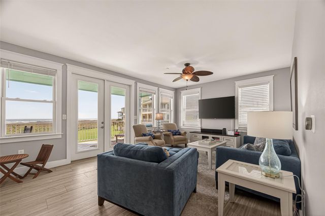 4211 Pointe West Drive 203, Galveston, TX 77554