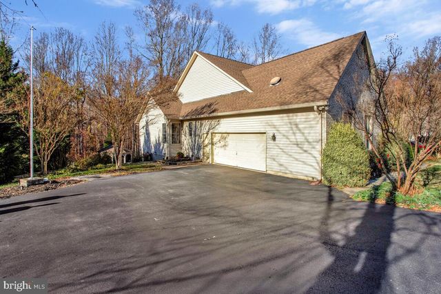 220 SANDHILL CT, St Leonard, MD 20685