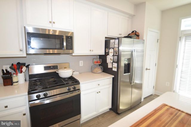 13943 AIRFOIL RD, Herndon, VA 20171