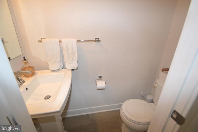 13943 AIRFOIL RD, Herndon, VA 20171