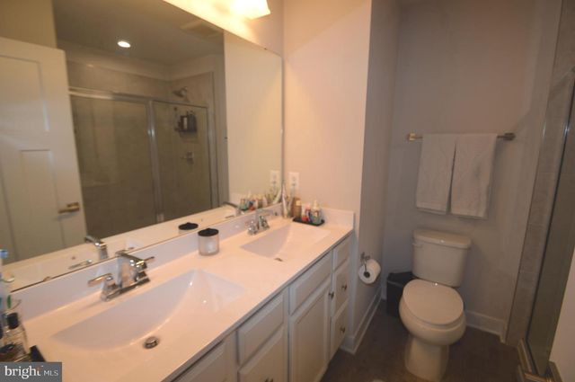 13943 AIRFOIL RD, Herndon, VA 20171