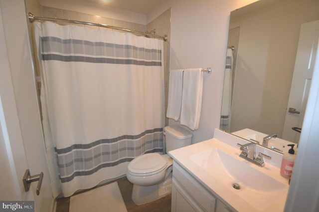 13943 AIRFOIL RD, Herndon, VA 20171