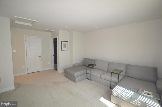 13943 AIRFOIL RD, Herndon, VA 20171