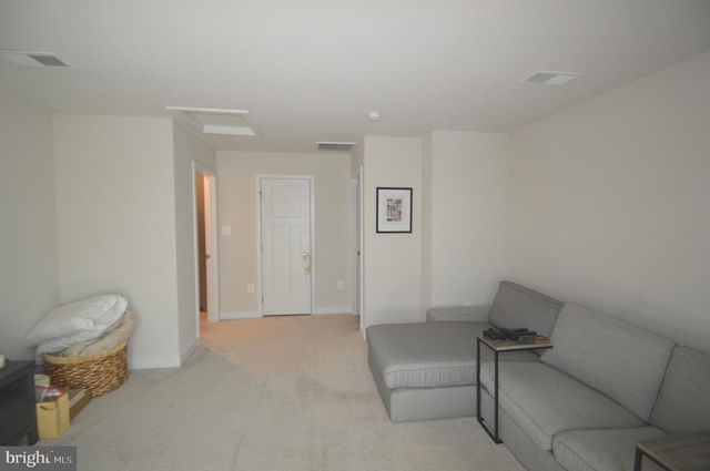 13943 AIRFOIL RD, Herndon, VA 20171