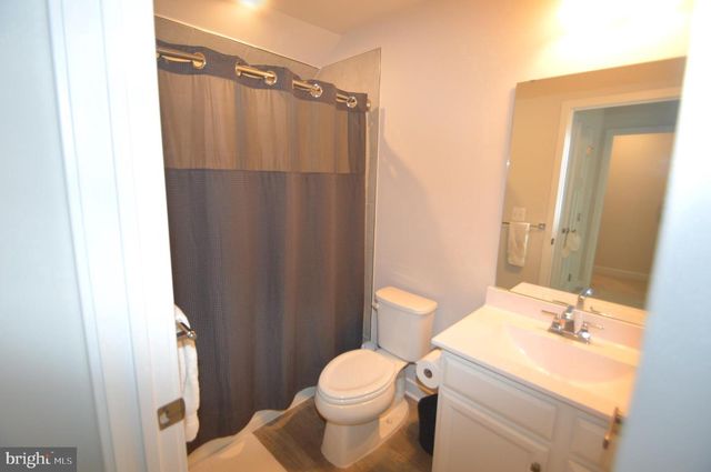 13943 AIRFOIL RD, Herndon, VA 20171