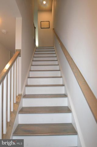 13943 AIRFOIL RD, Herndon, VA 20171