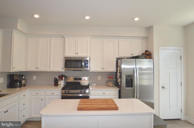 13943 AIRFOIL RD, Herndon, VA 20171