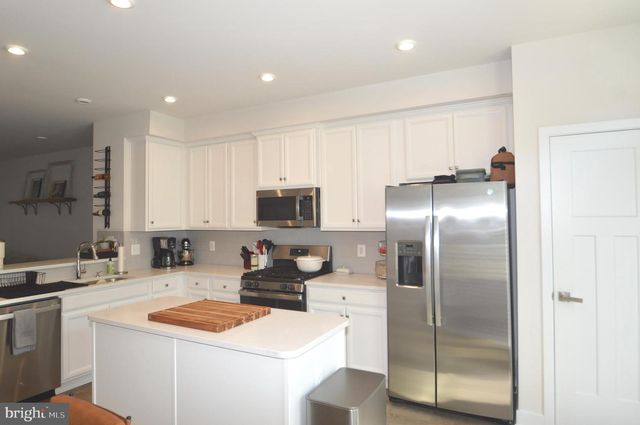 13943 AIRFOIL RD, Herndon, VA 20171