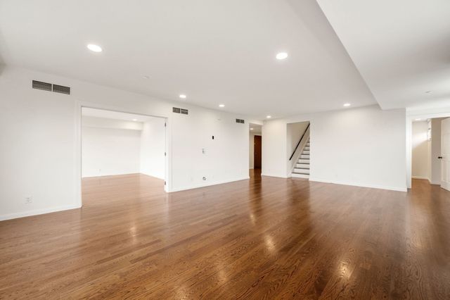 2 Commonwealth 8G, Boston, MA 02116