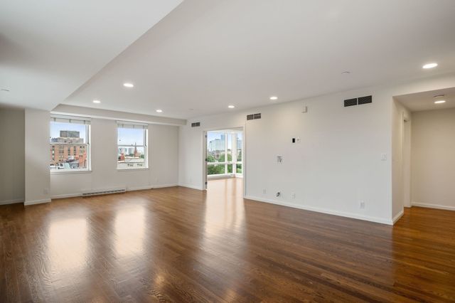 2 Commonwealth 8G, Boston, MA 02116