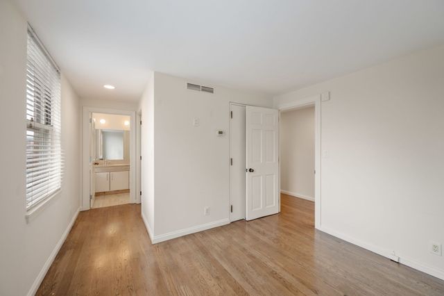 2 Commonwealth 8G, Boston, MA 02116