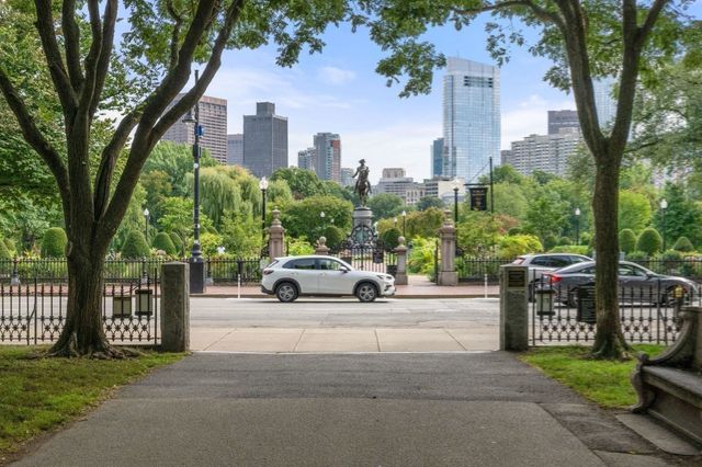 2 Commonwealth 8G, Boston, MA 02116