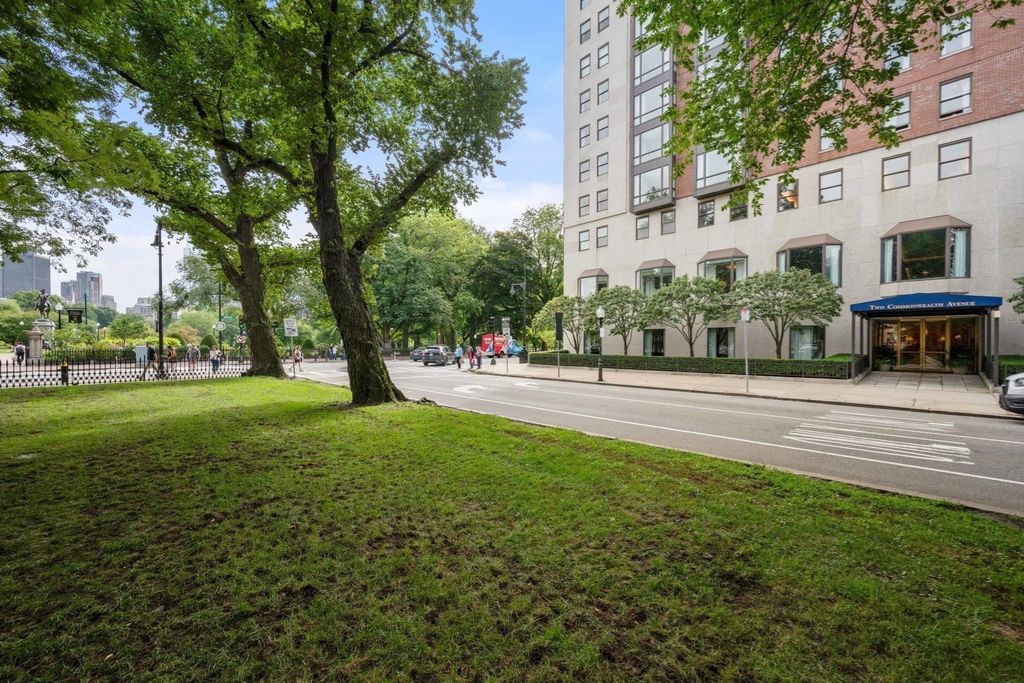 2 Commonwealth 8G, Boston, MA 02116