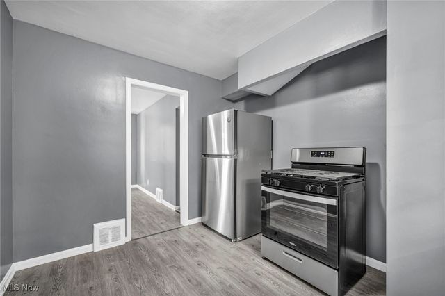 420 E 222nd Street 1, Euclid, OH 44123