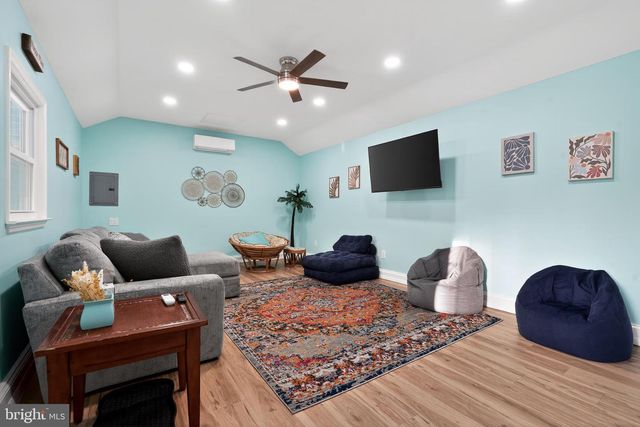 537 DEWEY PARKER AVE, Audubon, NJ 08106