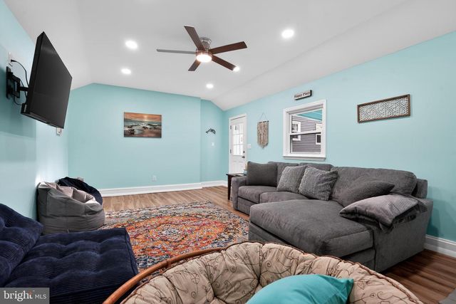 537 DEWEY PARKER AVE, Audubon, NJ 08106