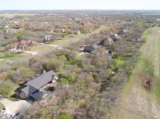 352 Sugartree Circle, Lipan, TX 76462