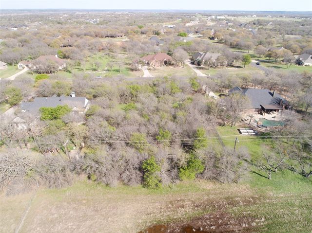 352 Sugartree Circle, Lipan, TX 76462