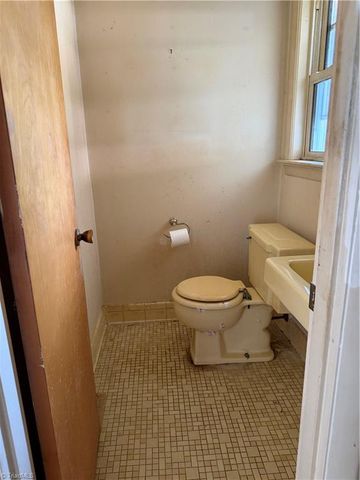 2914 CORNWALLIS Drive W, Greensboro, NC 27408