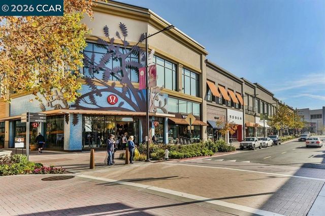 1246 Walker Ave 206, Walnut Creek, CA 94596