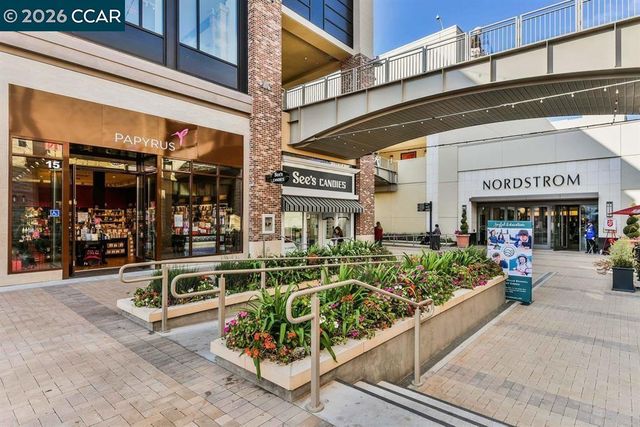 1246 Walker Ave 206, Walnut Creek, CA 94596