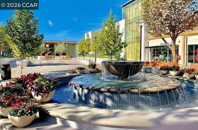 1246 Walker Ave 206, Walnut Creek, CA 94596