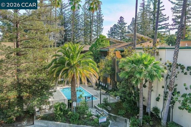 1246 Walker Ave 206, Walnut Creek, CA 94596