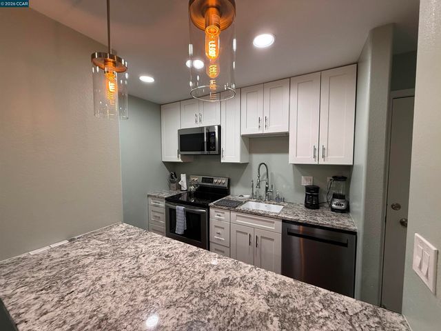 1246 Walker Ave 206, Walnut Creek, CA 94596