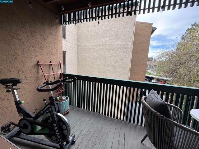 1246 Walker Ave 206, Walnut Creek, CA 94596