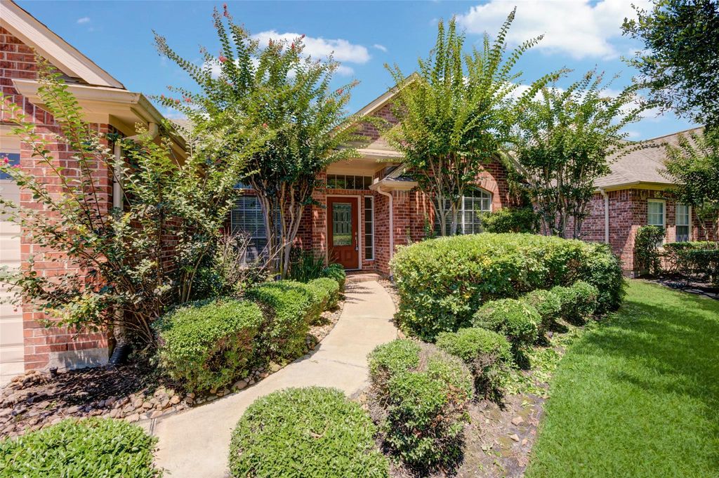 9026 Robinhoods Well Drive, Spring, TX 77379