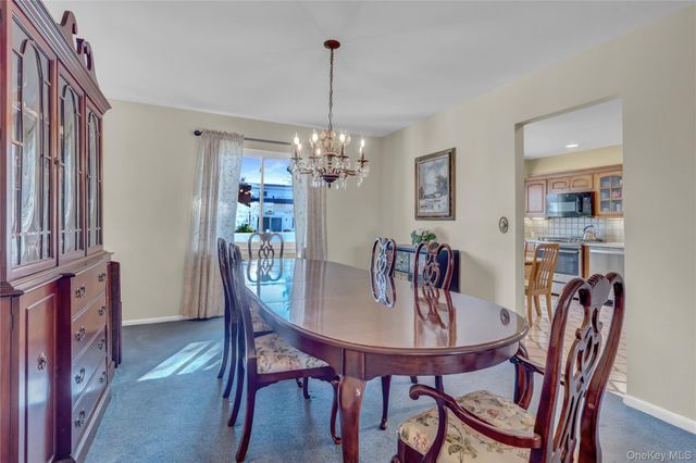 10 Dale Court, Massapequa, NY 11758