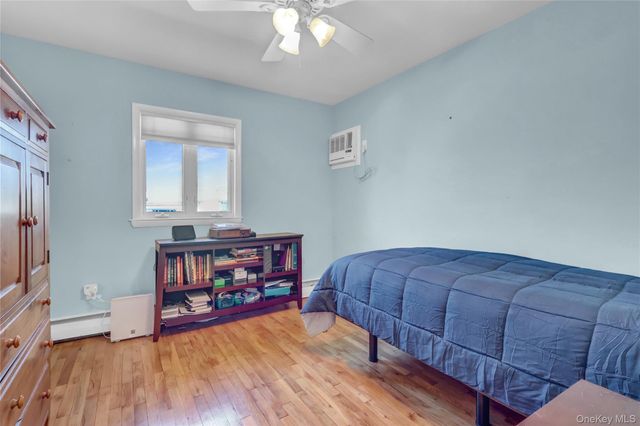 10 Dale Court, Massapequa, NY 11758