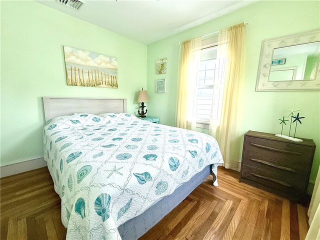 5 Byrnes Street, Newport, RI 02840