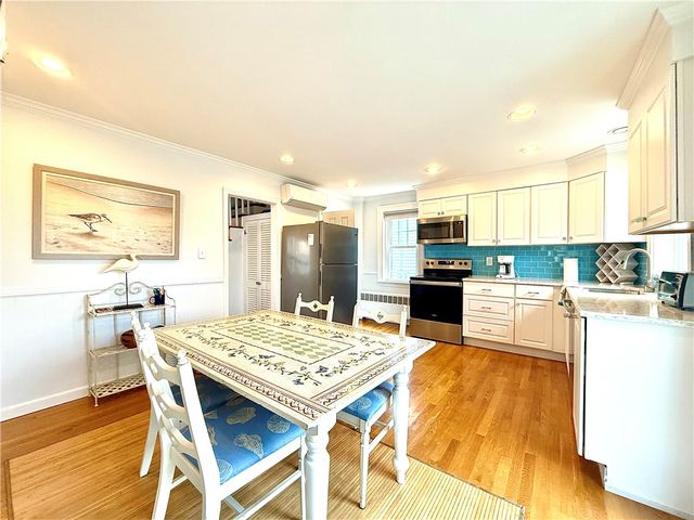 5 Byrnes Street, Newport, RI 02840