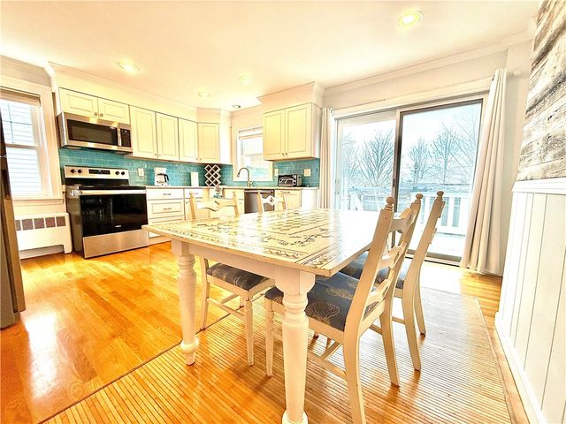 5 Byrnes Street, Newport, RI 02840