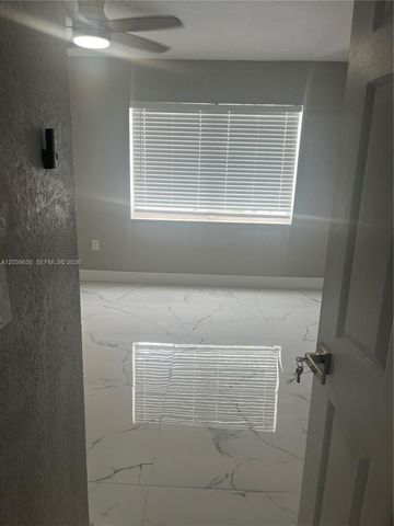 5909 SW 36th Ct 14, Davie, FL 33314