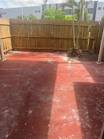 5909 SW 36th Ct 14, Davie, FL 33314