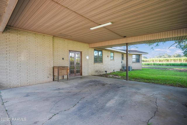 7516 Loreauville Road, New Iberia, LA 70563