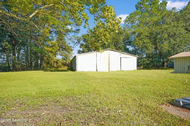 7516 Loreauville Road, New Iberia, LA 70563