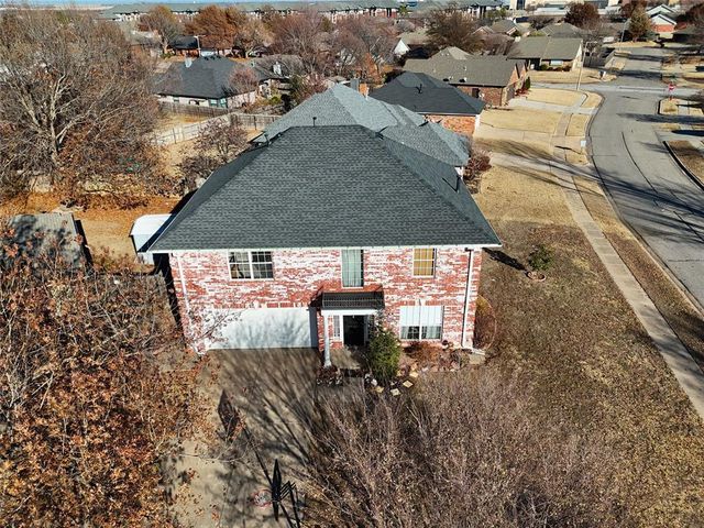 3917 Glisten Court, Norman, OK 73072