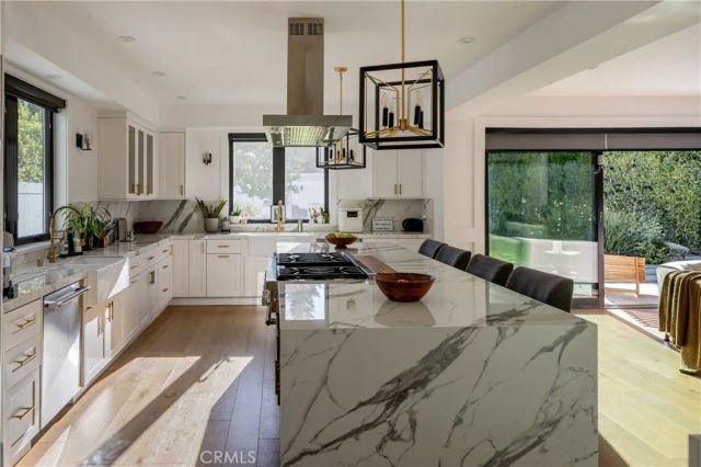 4637 Morella Avenue, Valley Village, CA 91607