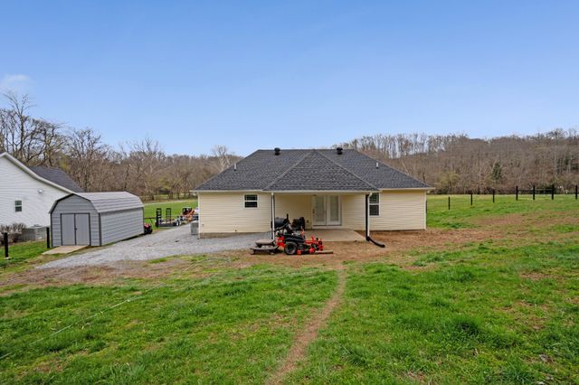 72 Leo Whitley Rd, Lafayette, TN 37083