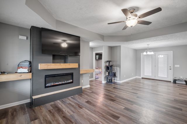 72 Leo Whitley Rd, Lafayette, TN 37083