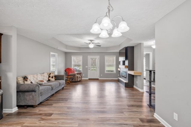 72 Leo Whitley Rd, Lafayette, TN 37083