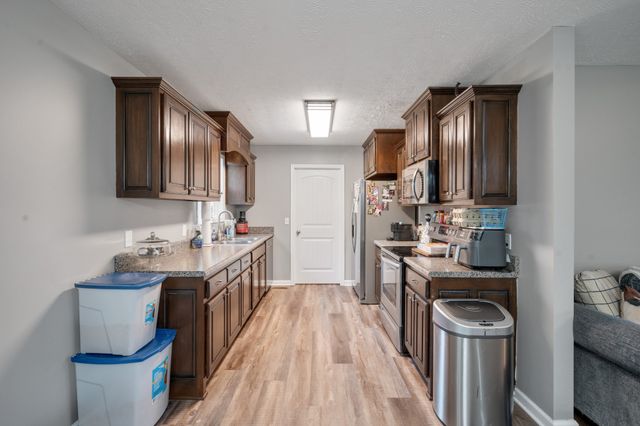 72 Leo Whitley Rd, Lafayette, TN 37083