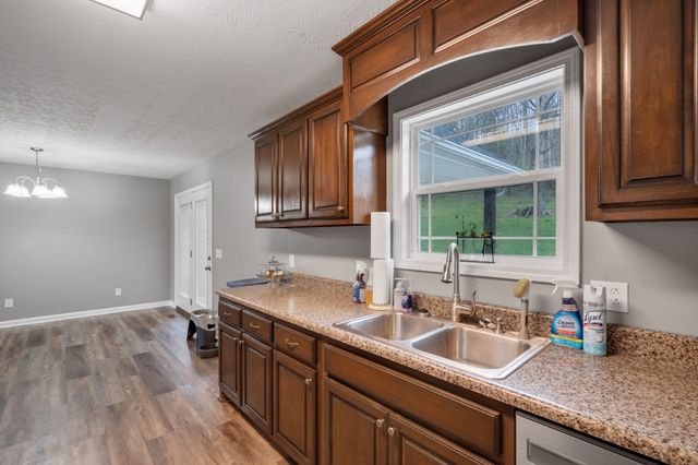 72 Leo Whitley Rd, Lafayette, TN 37083